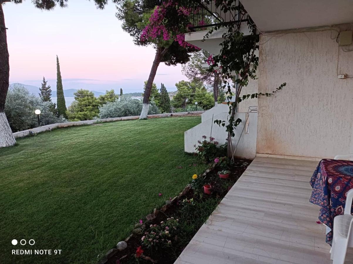 Villa Galaxídhion Exteriér fotografie